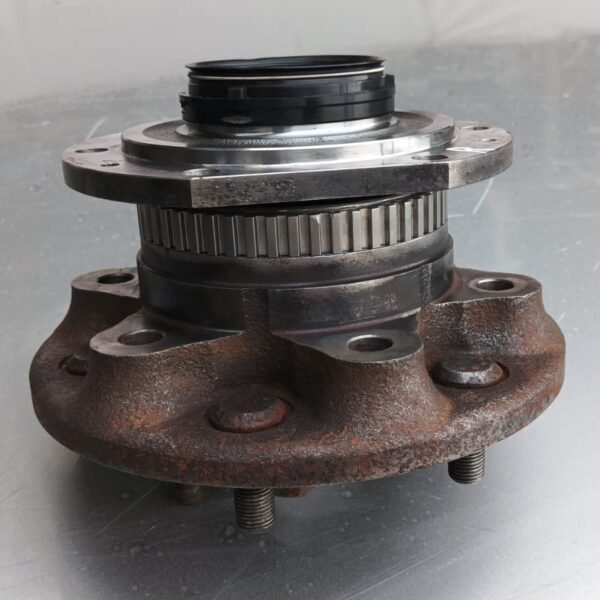NISAAN TB-4800 y61 front hub and Nuckle